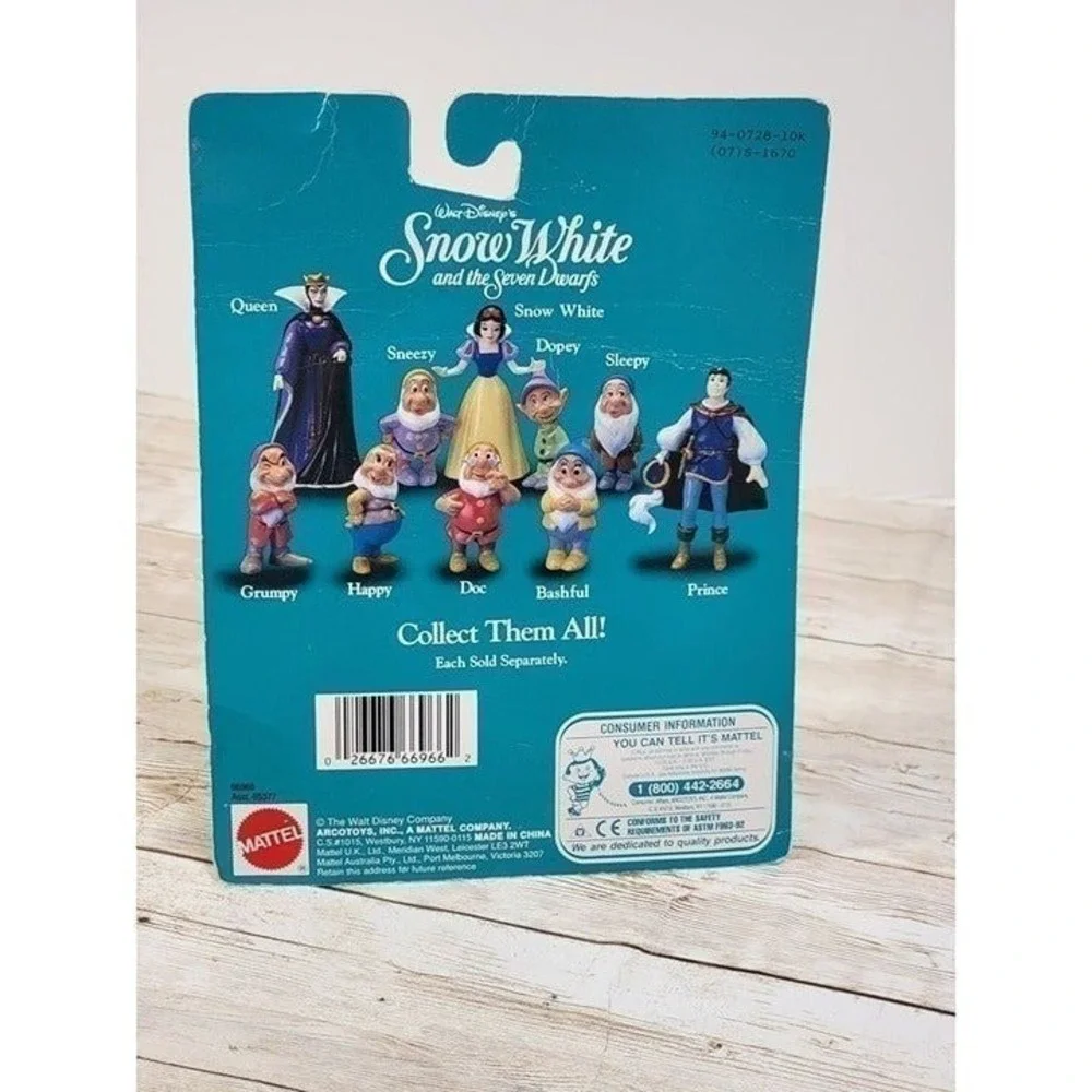 Vintage NOS New Disney Snow White The Queen The Prince Figures